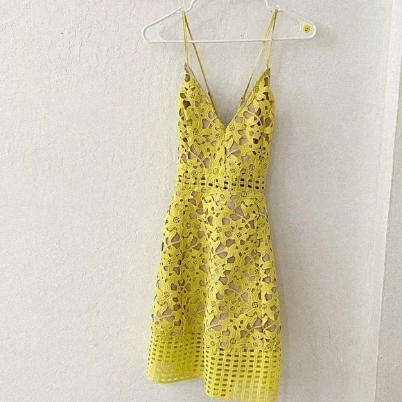 Lovers and Friends Above Knee Bellini Neon Yellow Lace Eyelet Small - Picture 2 of 14